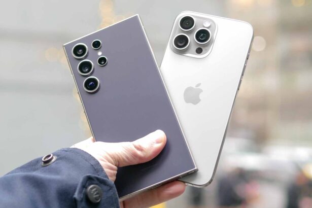 Smartphone flagship Samsung S24 Ultra kini kerap dibanding-bandingkan dengan Iphone 15 Pro Max di pangsa pasar smartphone flagship.