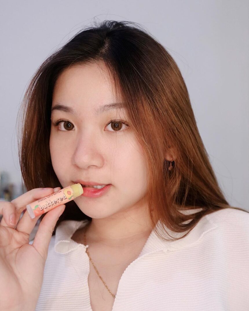 Review Buttered Lip Balm